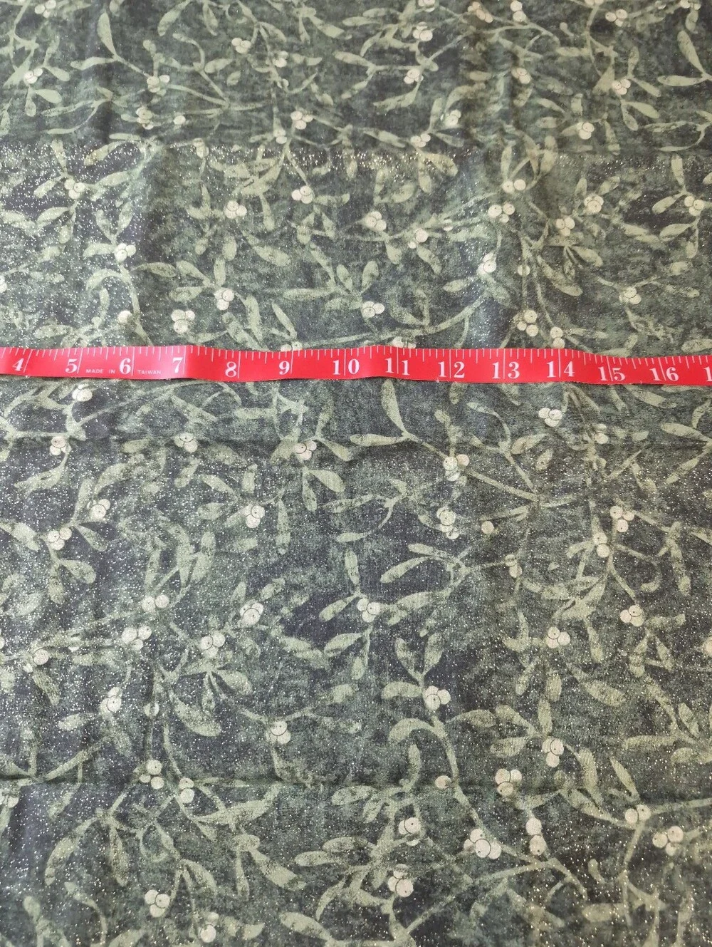 Fabric Traditions Green Mistletoe Glitter Cotton Fabric 22x42” Holiday Print